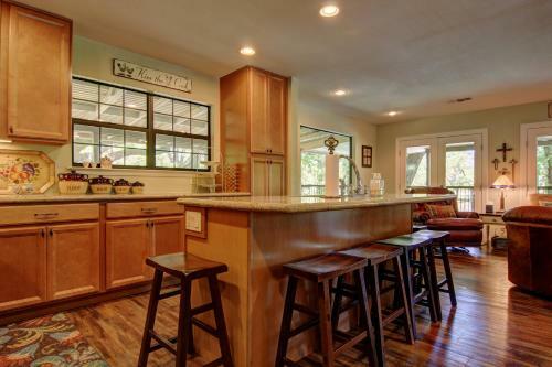 Leaning Oak Prd923 Home