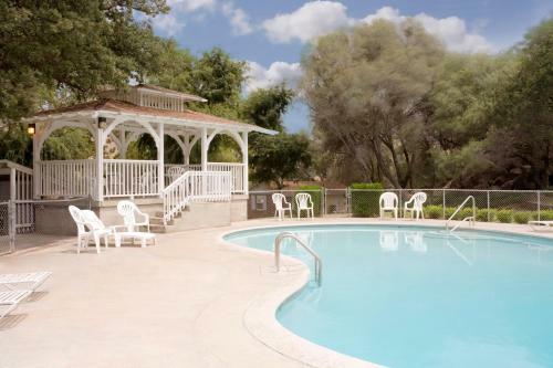 Lazy J Ranch Motel
