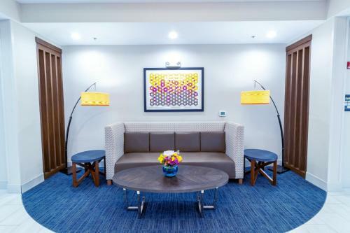 Holiday Inn Express Hotel & Suites Crestview South I-10