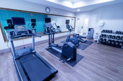 Holiday Inn Express Hotel & Suites Crestview South I-10