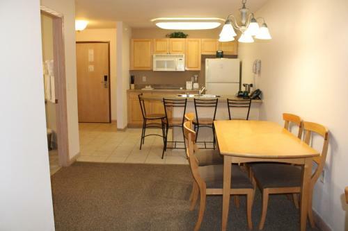 Mill Creek Hotel