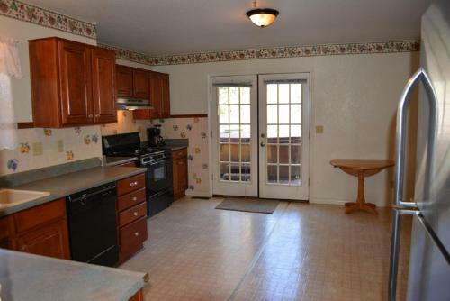 Lodge Whispering Pines Resort