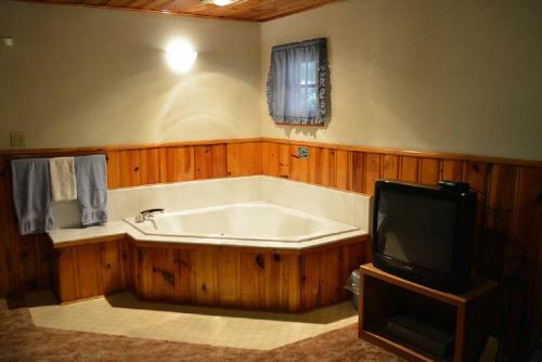 Lodge Whispering Pines Resort