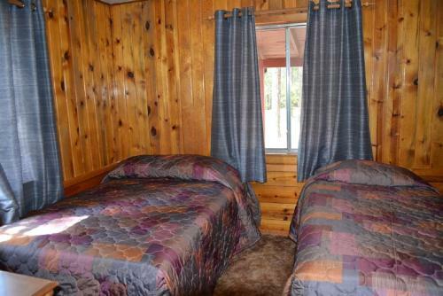 Lodge Whispering Pines Resort