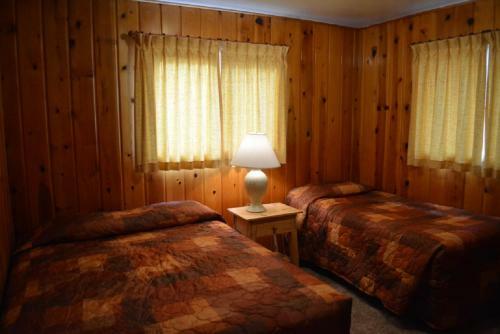 Lodge Whispering Pines Resort