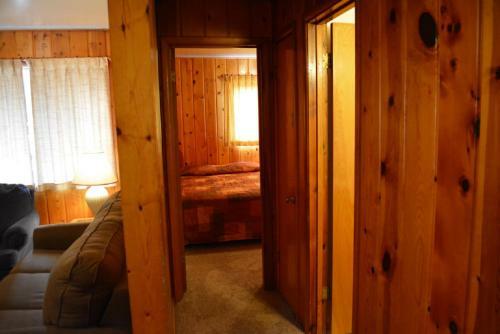 Lodge Whispering Pines Resort