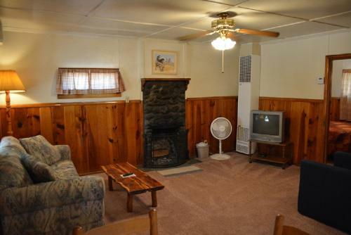 Lodge Whispering Pines Resort