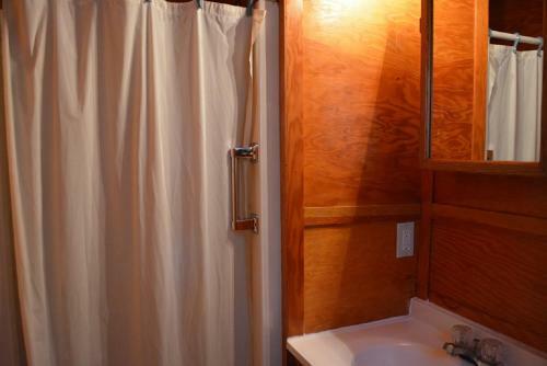 Lodge Whispering Pines Resort