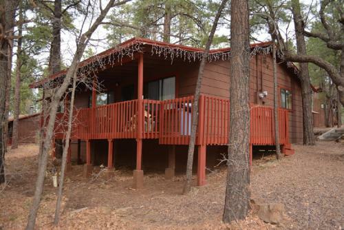 Lodge Whispering Pines Resort
