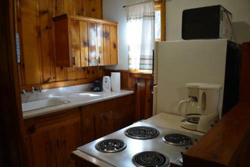 Lodge Whispering Pines Resort