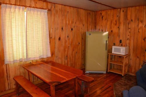 Lodge Whispering Pines Resort