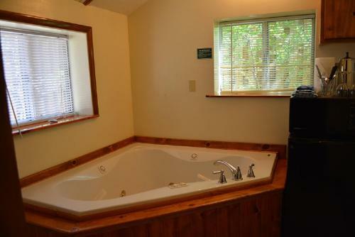 Lodge Whispering Pines Resort