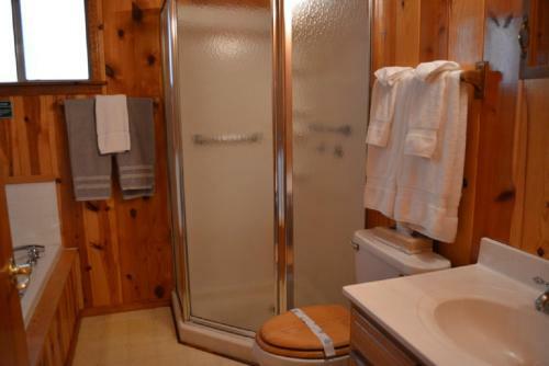 Lodge Whispering Pines Resort