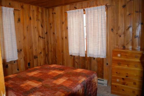Lodge Whispering Pines Resort