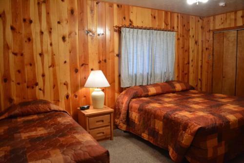 Lodge Whispering Pines Resort