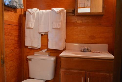 Lodge Whispering Pines Resort