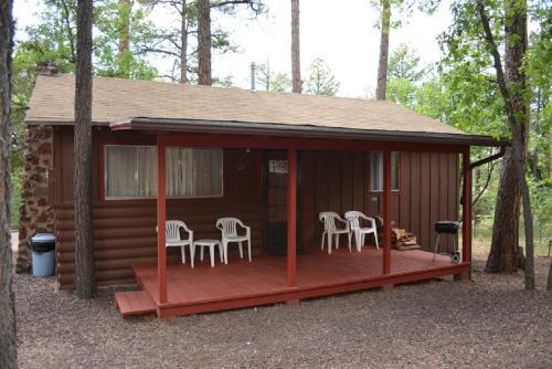 Lodge Whispering Pines Resort
