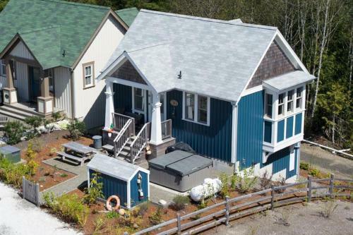 Flotsam House Two-bedroom Home