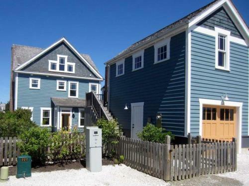 Rainbows End Four-bedroom Home