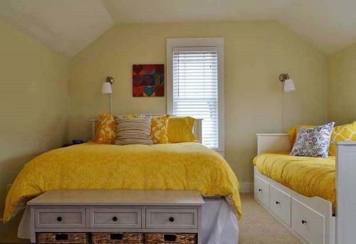 Rainbows End Four-bedroom Home