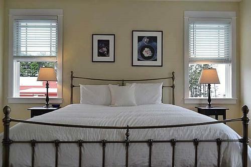 Rainbows End Four-bedroom Home