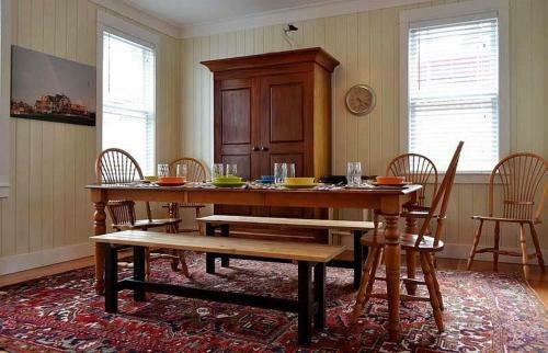 Rainbows End Four-bedroom Home