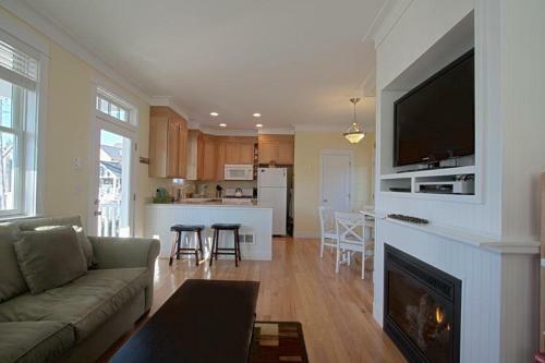 Koa Surf N Board Two-bedroom Home
