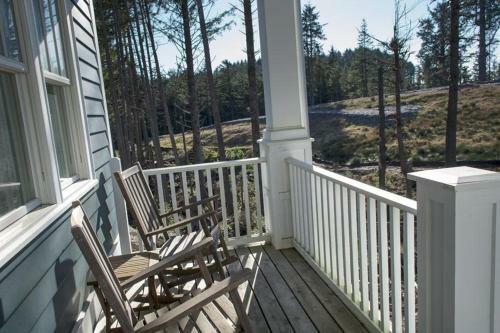 Koa Surf N Board Two-bedroom Home