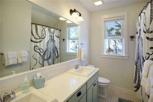 Ocean Tailsfour-bedroom Home