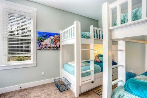 Ocean Tailsfour-bedroom Home