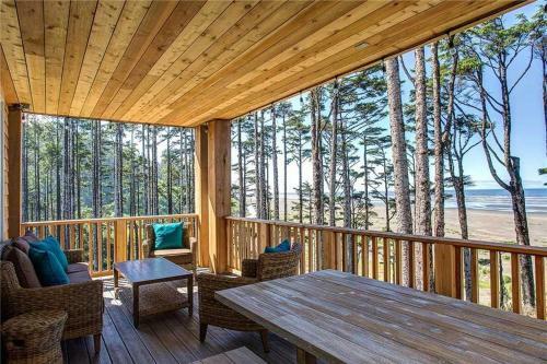 Ocean Tailsfour-bedroom Home