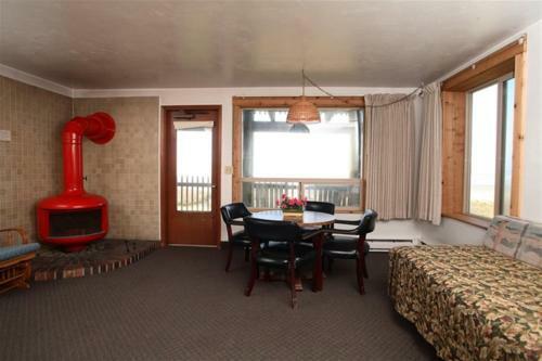Hotel Sandpiper Beach Resort