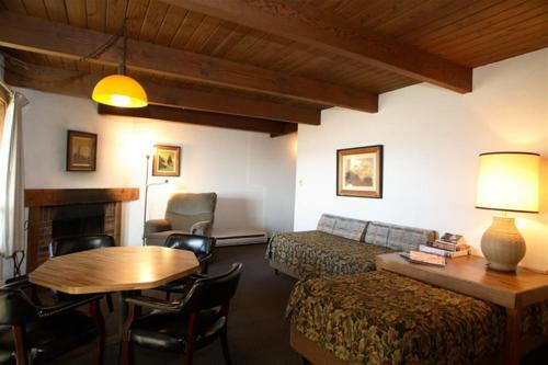 Hotel Sandpiper Beach Resort