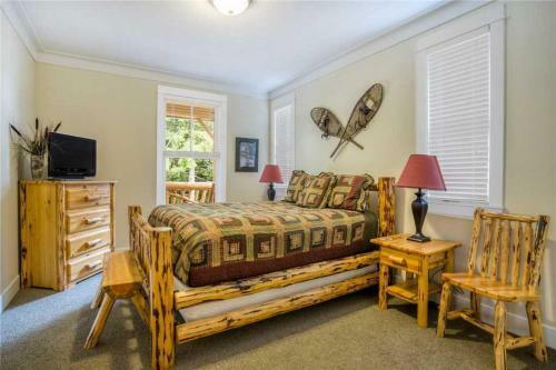Into The Woods Three-bedroom Home