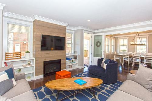 The Big Chill Five-bedroom Home
