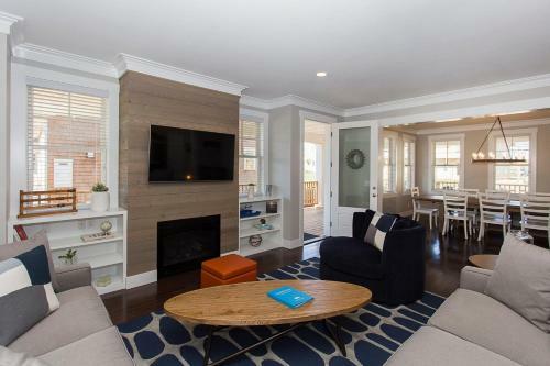 The Big Chill Five-bedroom Home