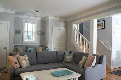 Ggs Grotto Four-bedroom Home