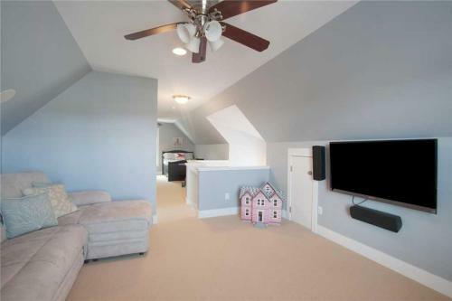 Ggs Grotto Four-bedroom Home