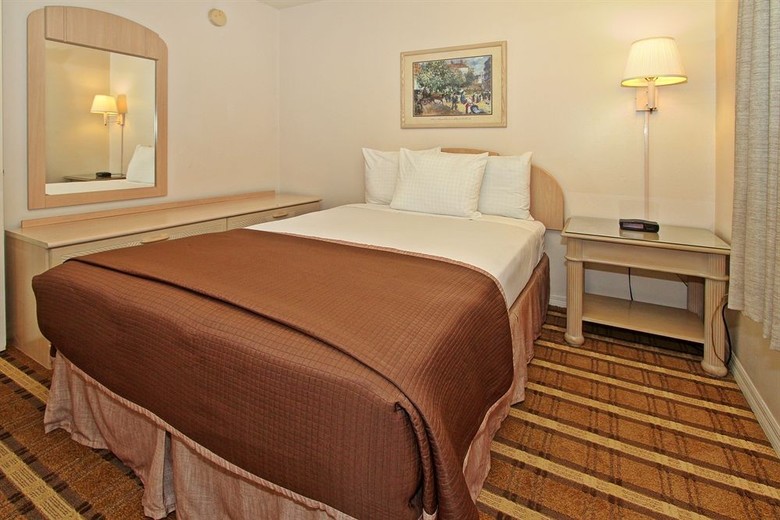 Hotel Super 8 Kissimmee Suites