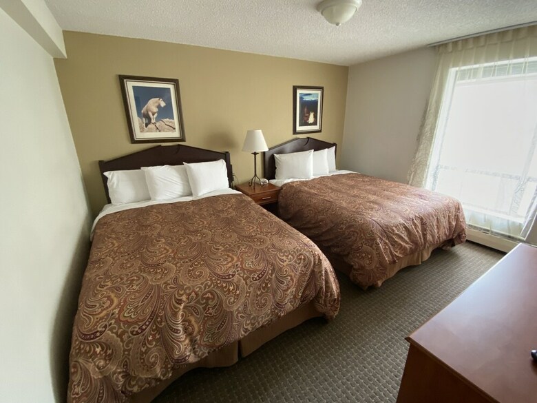 Snowshoe Motel