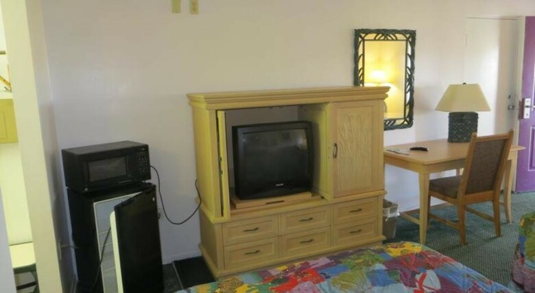 Magic Castle Inn & Suites Motel