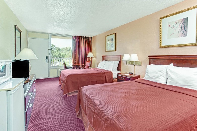 Hotel Howard Johnson Tropical Palms