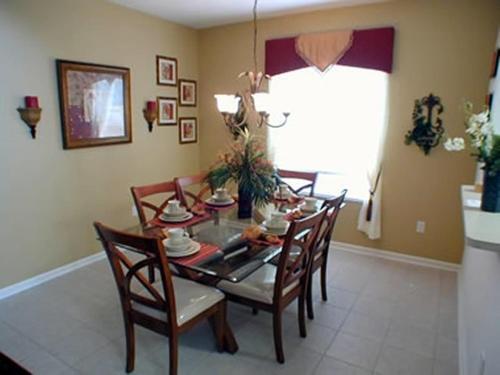 Basnett Villa 7795