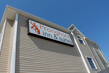 Hotel Pronghorn Inn & Suites