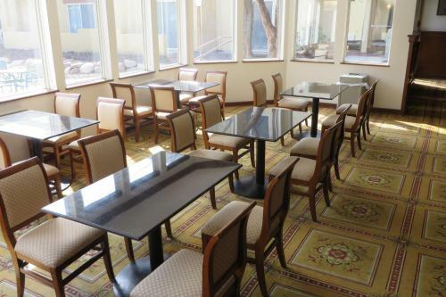 Hotel Days Inn & Suites By Wyndham Omaha Ne