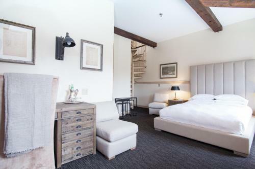 Hotel Garrison Inn