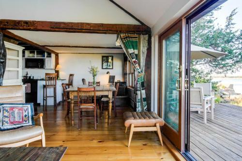 Artist's Waterfront Retreat