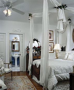 Sabal Palm House Bed And Breakfast