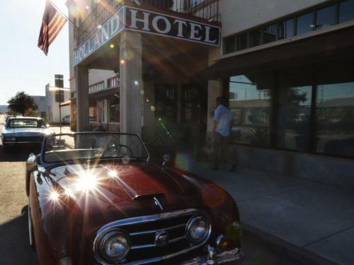 The Holland Hotel