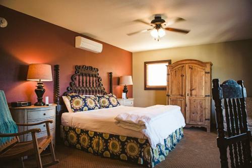The Holland Hotel